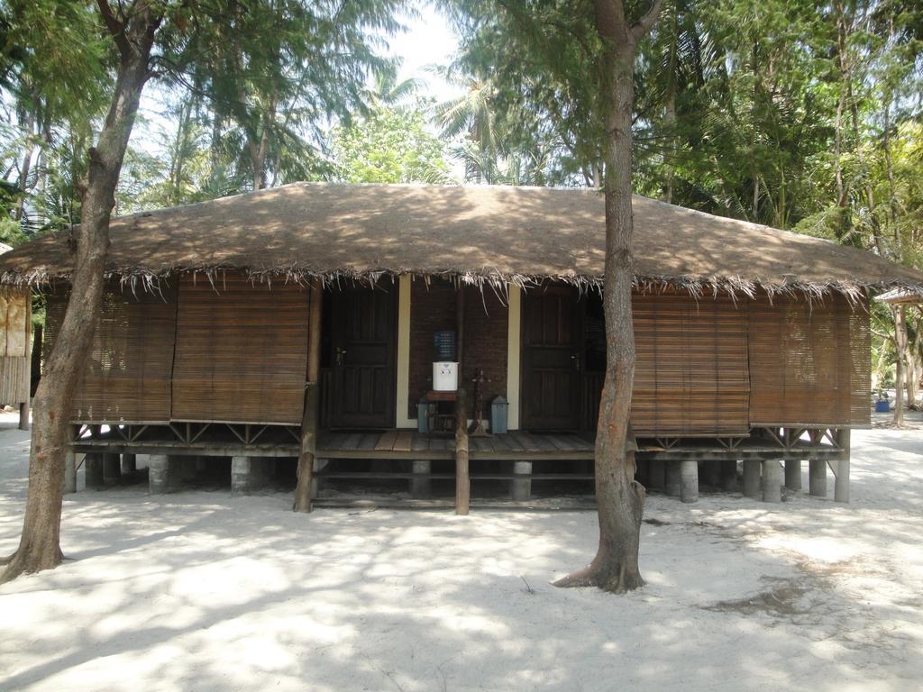 Menjangan Resort Îles Îles Karimunjawa Extérieur photo
