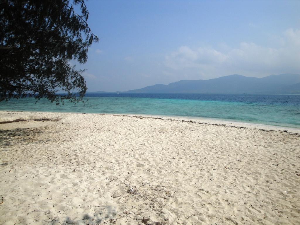Menjangan Resort Îles Îles Karimunjawa Chambre photo